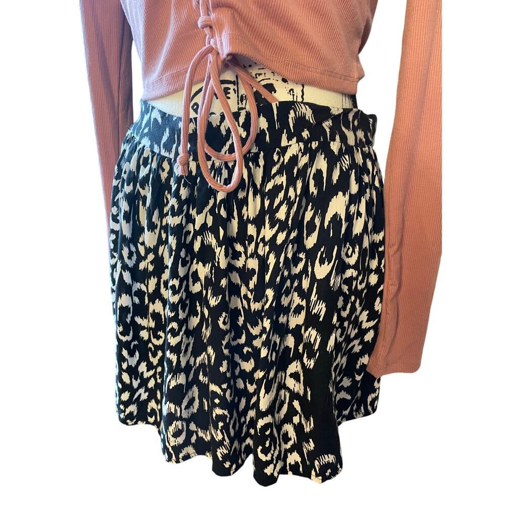 Wet Seal Black White Animal  Print Pullon‎ Mini Women’s Medium